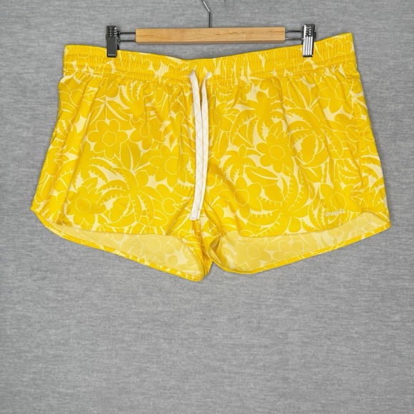 Patagonia Womens Stretch Planing Micro Board Shorts 2" Size XL Yellow Floral - Picture 1 of 7
